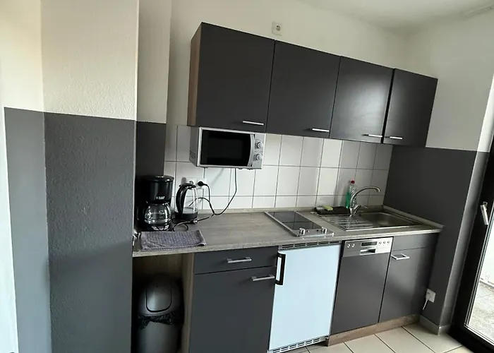 Schoen Gelegenes Im Zentrum In Mg35 Und Mg36 アパート